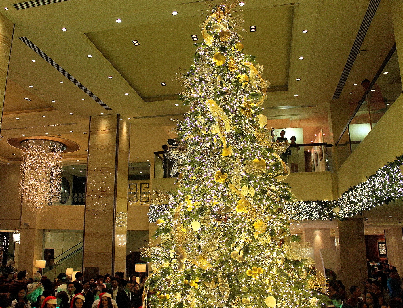 The Lifestyle Hub Christmas Tree Lighting at EDSA ShangriLa Hotel